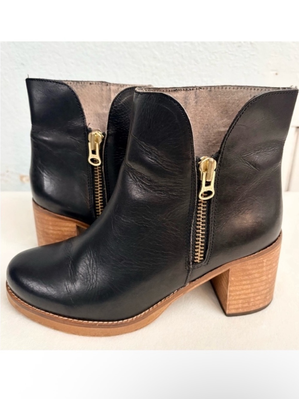 MTNG Becca Women’s Black Leather Zip Ankle Boots Sz 40 US 9